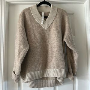 COPY - LULULEMON SWEATER